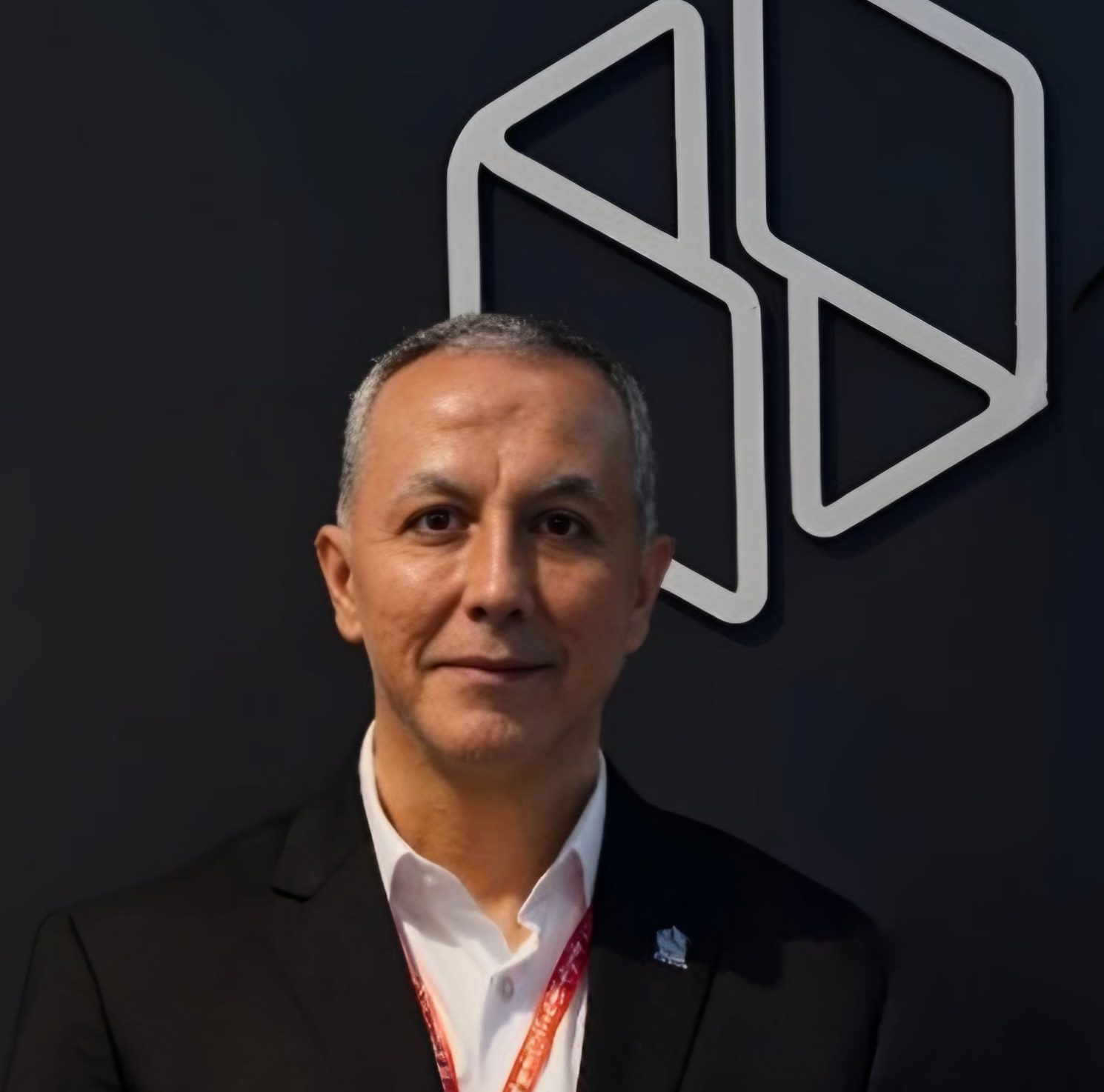 {"remix_data":[],"remix_entry_point":"challenges","source_tags":["local"],"origin":"unknown","total_draw_time":0,"total_draw_actions":0,"layers_used":0,"brushes_used":0,"photos_added":0,"total_editor_actions":{},"tools_used":{"ai_enhance":1,"transform":1},"is_sticker":false,"edited_since_last_sticker_save":true,"containsFTESticker":false}